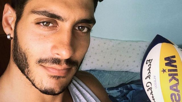 Uomini e Donne, Javier verrà messo nei guai: frequentava un'altra ragazza