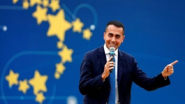 Di Maio cita De Gasperi parlando della 'plastic tax': bufera di commenti social