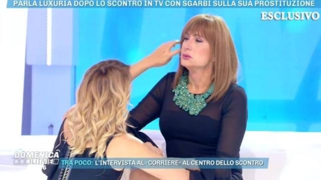 Luxuria a Domenica Live: 'Barbara, da parte tua mi sarei aspettata reazione più severa'