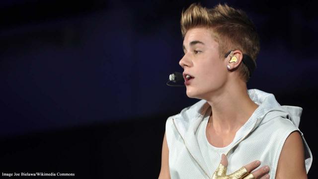 Justin Bieber fan reacts to the song, 'Yummy,' cries while watching
