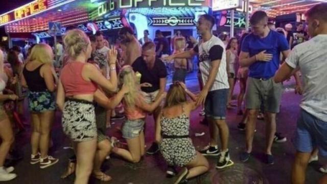 El 'Turismo de borrachera' a punto de acabarse en Baleares