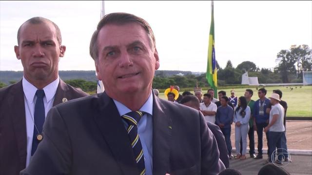 Segundo colunista, Bolsonaro não está conseguindo cumprir seu papel na presidência