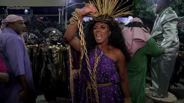 Ao colocar Jesus mulher, Mangueira vira alvo de polêmica no Carnaval