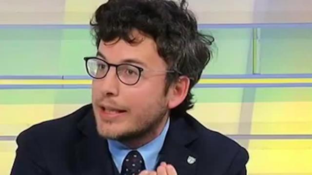 Sardine ad Amici, la critica di Diego Fusaro: 'Prodotti dal globalcapitalismo'