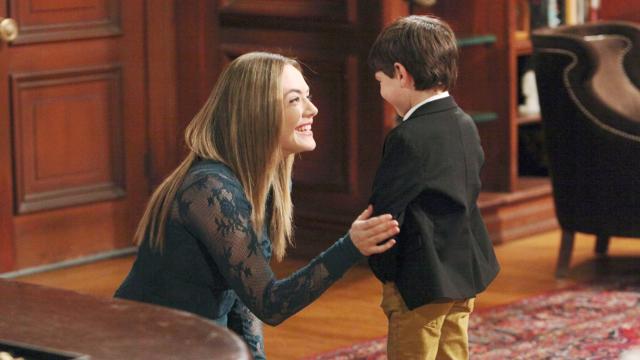 Beautiful trame americane: Douglas ascolta la telefonata di Thomas