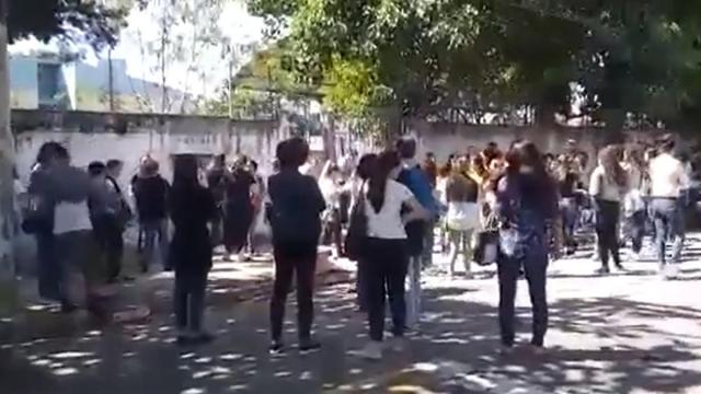 Suspensão de contrato do Poupatempo provoca aglomeração de pessoas no ABC