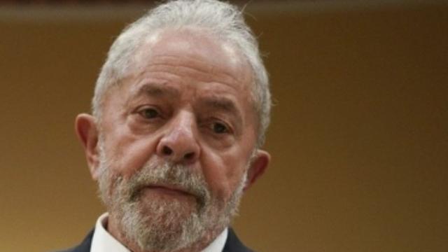 Lula pede impeachment de Bolsonaro