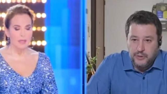 D'Urso e Salvini recitano 'L'Eterno Riposo' per vittime ...