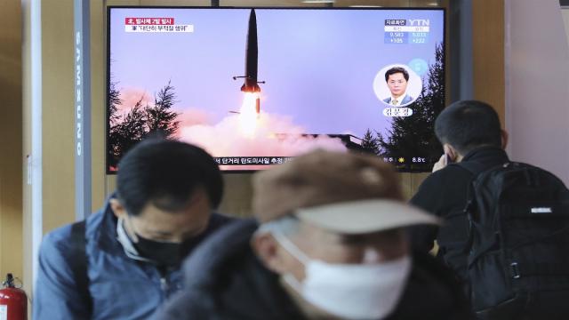 North Korea again launches projectiles into the Sea of Japan