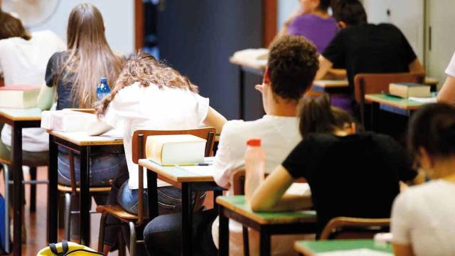 Maturità, possibile maxi prova orale se la scuola non riapre 