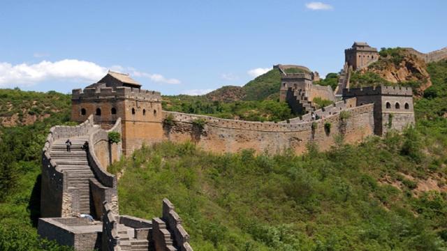 China blacklist rowdy visitors after Great Wall damage video goes viral