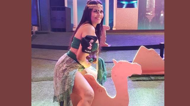 Flay dá vexame durante a festa do BBB, tenta tirar a roupa e é impedida por Mari