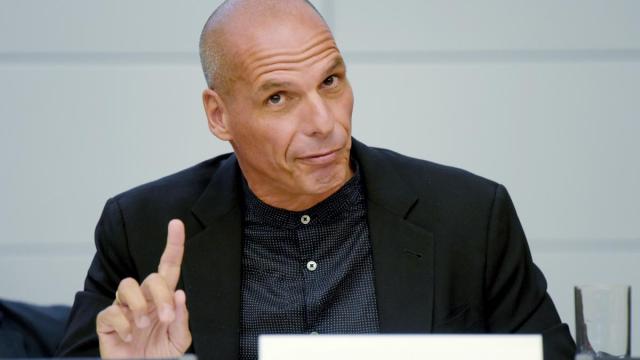 Eurogruppo: secondo Varoufakis l'accordo è deleterio per l'Italia