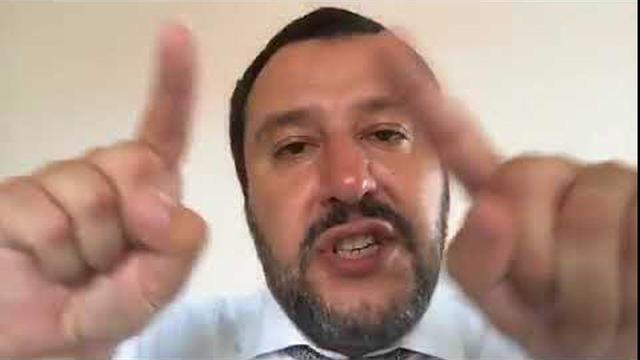 Salvini: su Facebok si infuria con un utente che non voleva sentirlo parlare di disabili