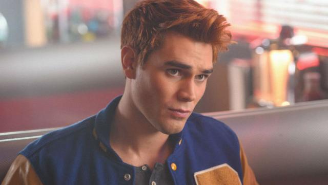 5 celebridades da série 'Riverdale' e seus signos