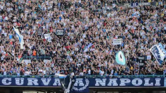 Covid-19: gli ultras del Napoli contrari alla ripresa del campionato