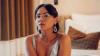 Dans une robe échancrée et sans soutien-gorge, Agathe Auproux ravit ses fans
