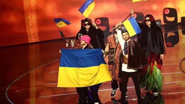 Eurovision, l'Ucraina conquista la vittoria e porta sul palco un messaggio di pace 