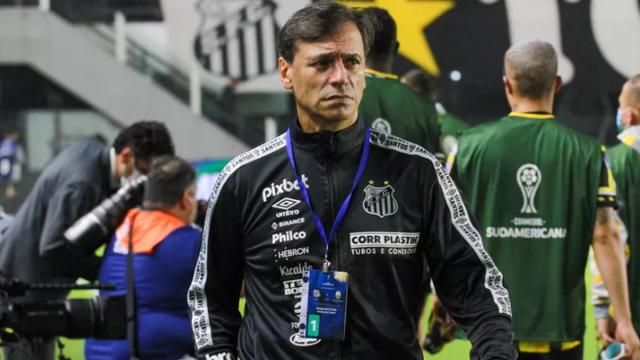 Santos demite técnico Fábian Bustos