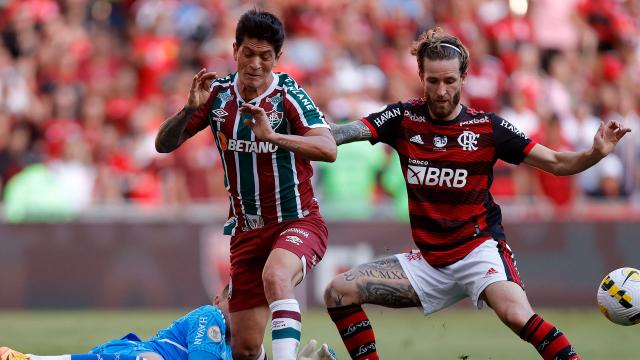 Brasileirão: Palmeiras fica com a mão no título após vencer clássico