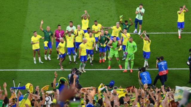 Seleção brasileira se apresenta bem e avança às quartas de final da Copa