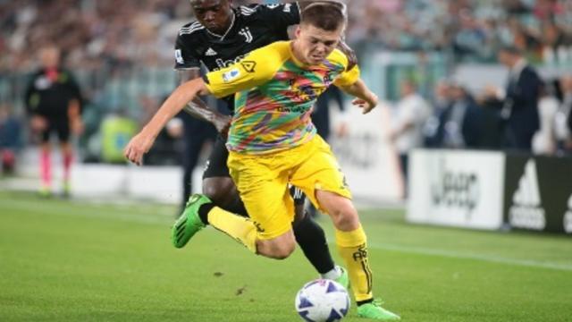 Juventus: Emil Holm possibile sostituto di Cuadrado