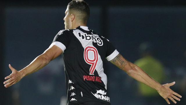 Vasco se recupera no Carioca com goleada sobre o Resende