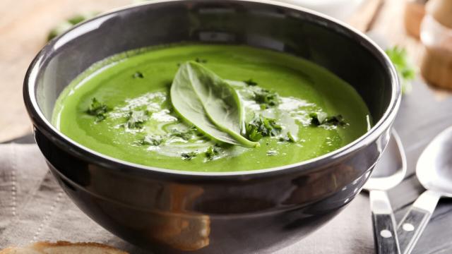Vellutata di spinaci: una zuppa delicata, gradita anche per aprire una cena