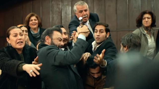 Terra amara, sabato 10 giugno: Yilmaz e Demir in prigione dopo una lite in tribunale