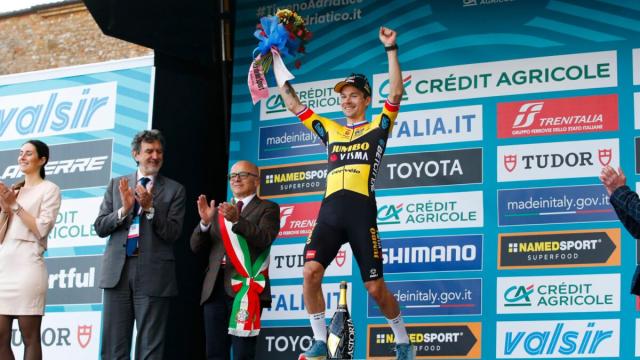 Roglic vince il Giro dell'Emilia e annuncia il suo addio alla Jumbo Visma