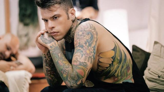 Fedez ancora ricoverato in ospedale per una nuova emorragia 