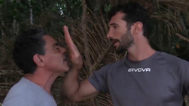 Isola, mostrato il video del litigio tra Benigno e Artur, l'attore lo ha provocato