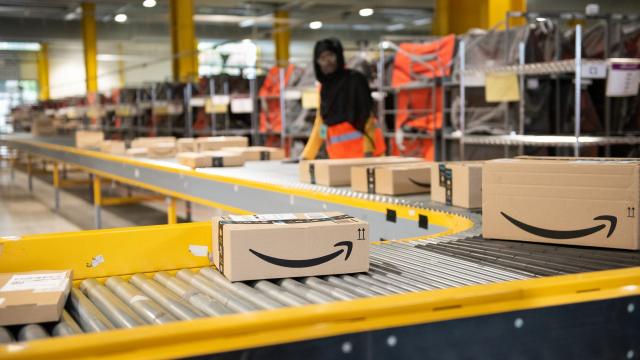 Lavoro Amazon, posizioni disponibili per magazzinieri a tempo determinato