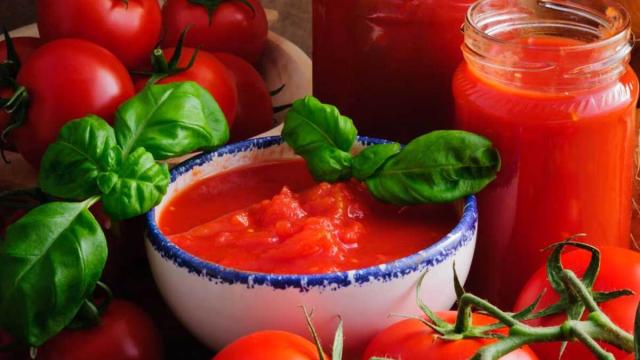 Ricetta della salsa di pomodoro fatta in casa: una tradizione secolare siciliana 