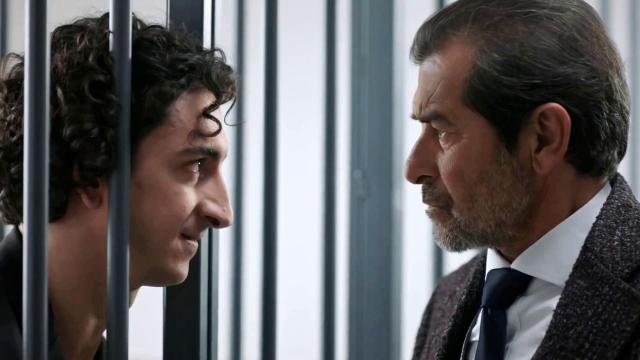 Segreti di famiglia, episodio dell'11 agosto: Engin accusa il padre dell'omicidio di Inci