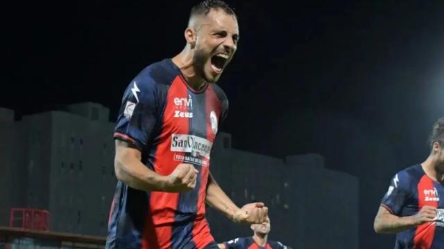 Crotone-Avellino: Guido Gomez pronto a partire dal primo minuto 