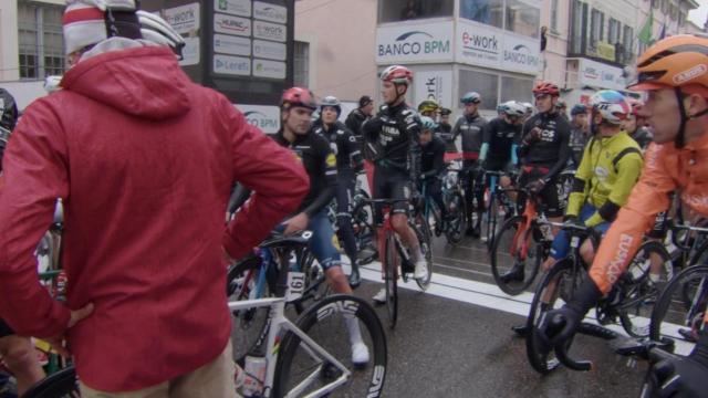 Ciclismo, la 3 Valli Varesine è stata annullata per il maltempo