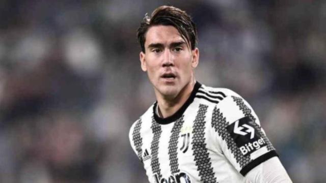 Juventus, Giuntoli discuterà a dicembre il rinnovo di contratto di Vlahovic