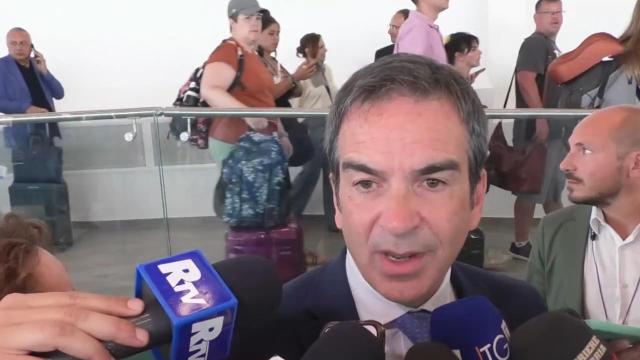 Calabria, Occhiuto: 'In arrivo nuovi voli grazie alla compagnia Aeroitalia'