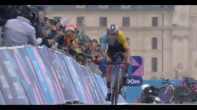 Ciclismo, Evenepoel: 'Spero di cominciare a pedalare sui rulli il 9 gennaio'