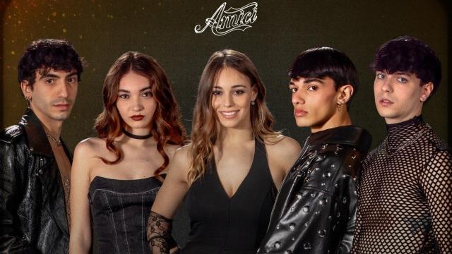 Amici: Antonia è la favorita dei bookmakers, proteste social per l'uscita di Nicolò