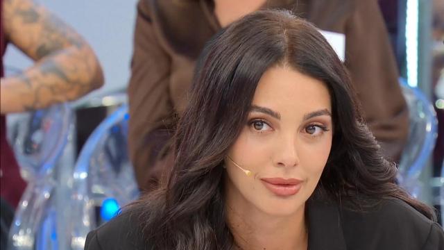 Uomini e donne, Sara elimina Thomas ma litiga con Jakub